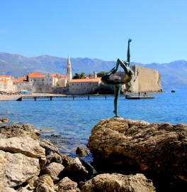 Ballet Dancer Statue